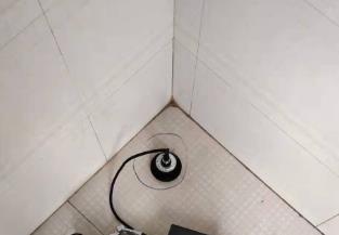 和顺卫生间漏水维修之 loft 夹层储藏室毗邻暗管渗水哪家好，推荐诚匠小爱修缮